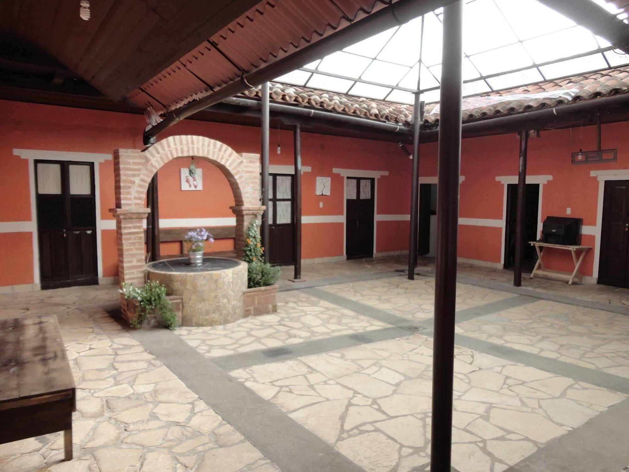 Casa Monad Bed & Breakfast San Cristobal de las Casas Bagian luar foto